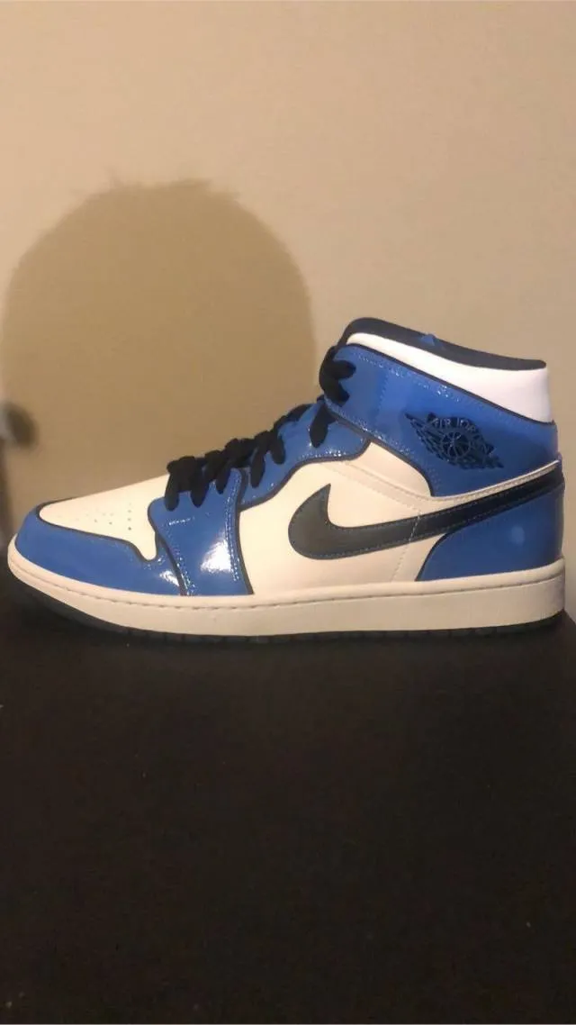 Air jordan 1 mid signal blue