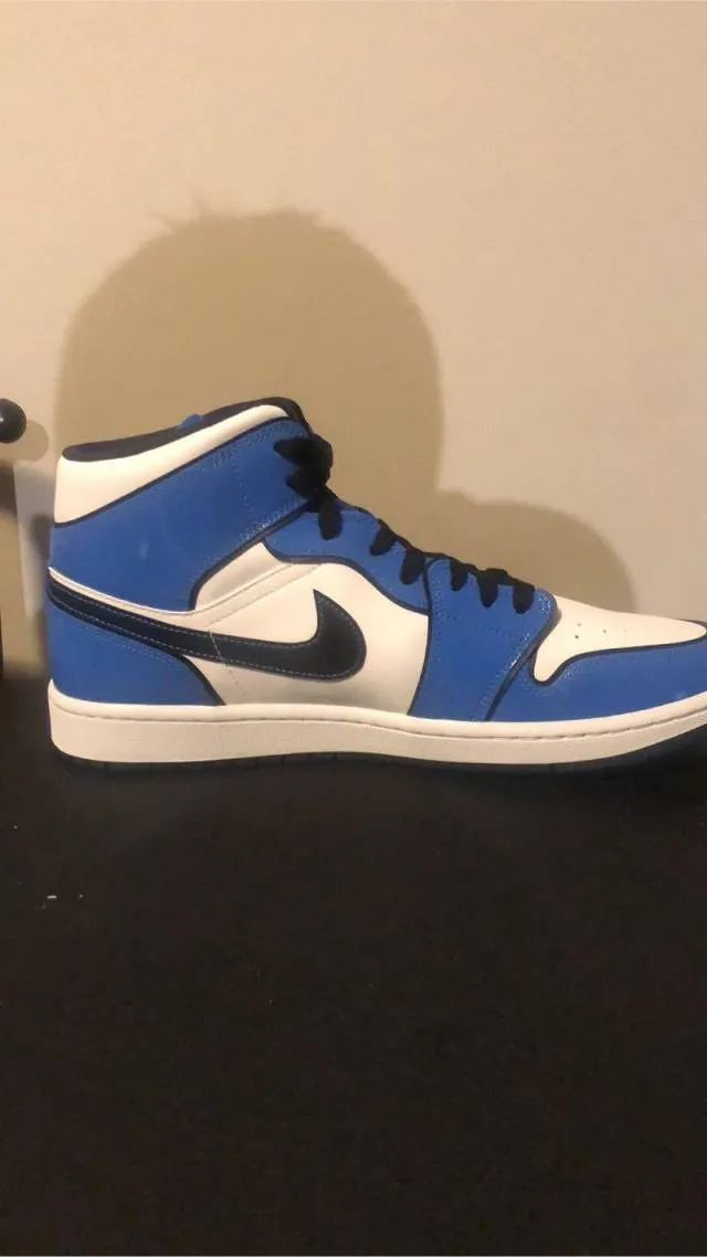 Air jordan 1 mid signal blue