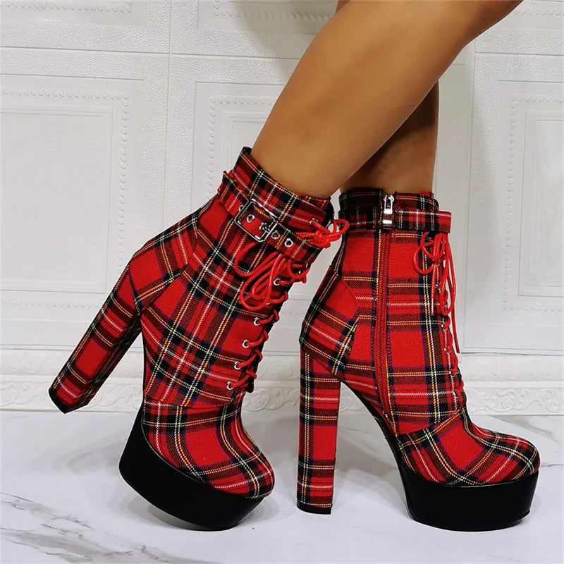 Boots Queen Highschool (Red and black)