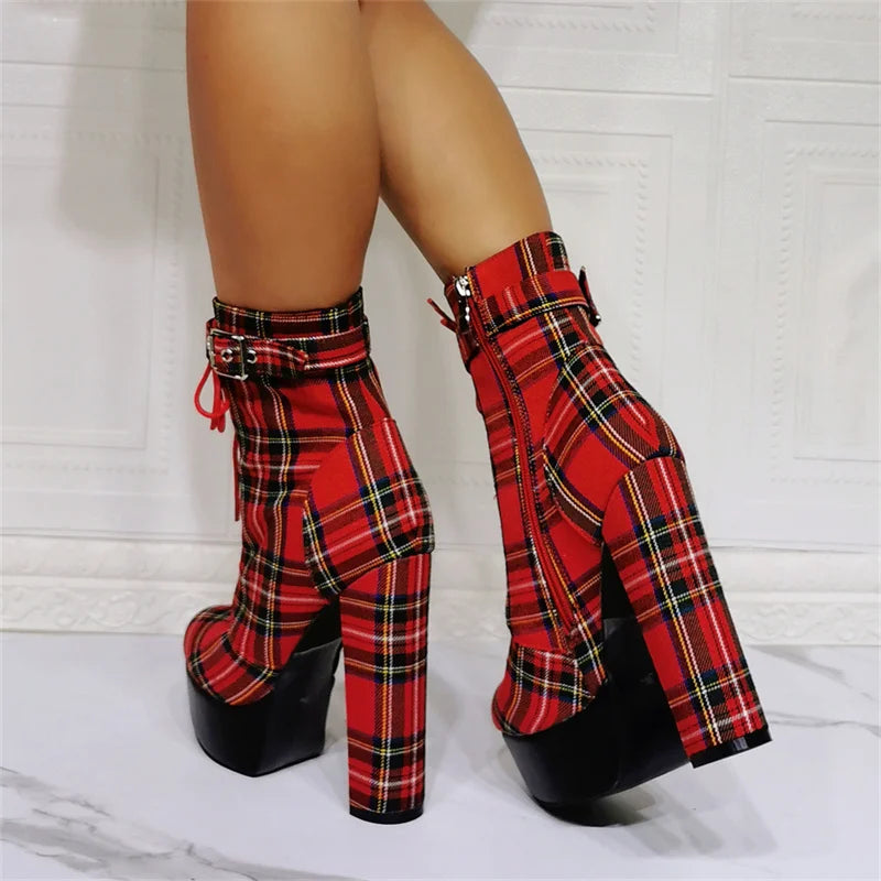 Boots Queen Highschool (Red and black)