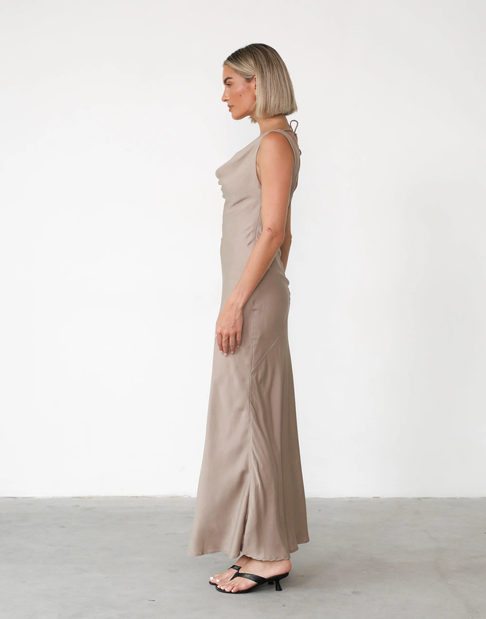 Imogen Maxi Dress (Mushroom)