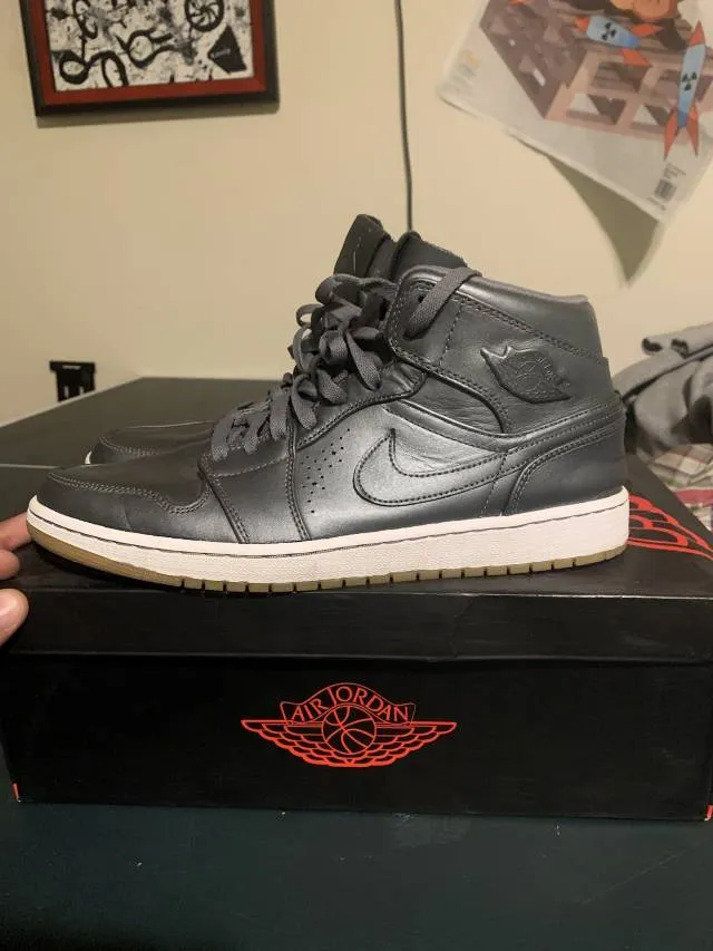 Jordan 1 retro mid nouveau cool grey