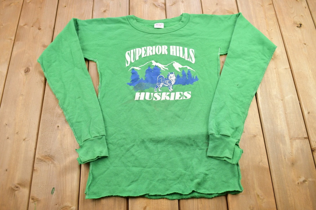 Vintage 1970s Superior Hills Huskies Crewneck Sweatshirt / 90s Crewneck / Souvenir Sweater / Streetwear / Travel And Vacation / 